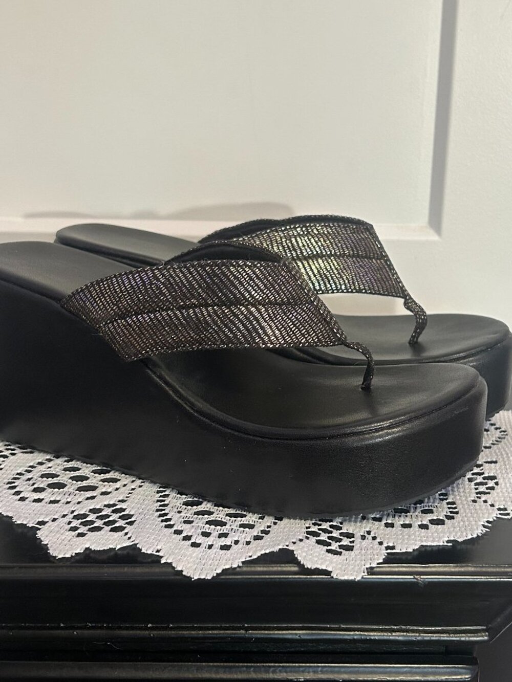 *NEW* Platform Flipflops - Picture 4 of 4